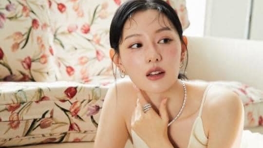 Kim Ji Won từ chối chia sẻ về việc mua nhà năm 2021. Ảnh: Instagram
