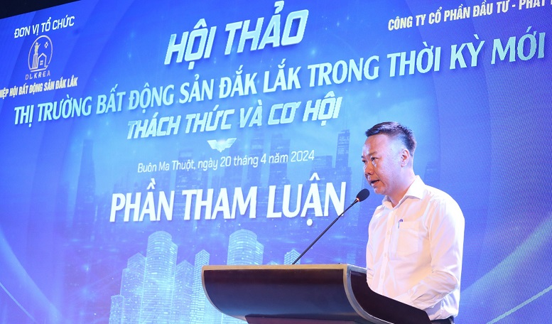 Ông Lê Hùng - Phó Giám đốc Sở Xây dựng tỉnh Đắk Lắk đóng góp ý kiến tại sự kiện. Ảnh: Bảo Trung