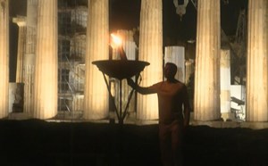 Lưu giữ ngọn lửa Olympic Paris 2024 tại thành cổ Acropolis ở Athens