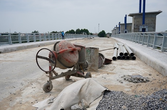 Đìu hiu dự án đập dâng hạ lưu sông Trà Khúc. Ảnh: Viên Nguyễn