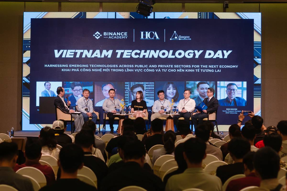 Các chuyên gia, diễn giả công nghệ chia sẻ nhiều ý kiến quý giá về hành trình đổi mới sáng tạo tại Việt Nam. Ảnh: Đăng Khương