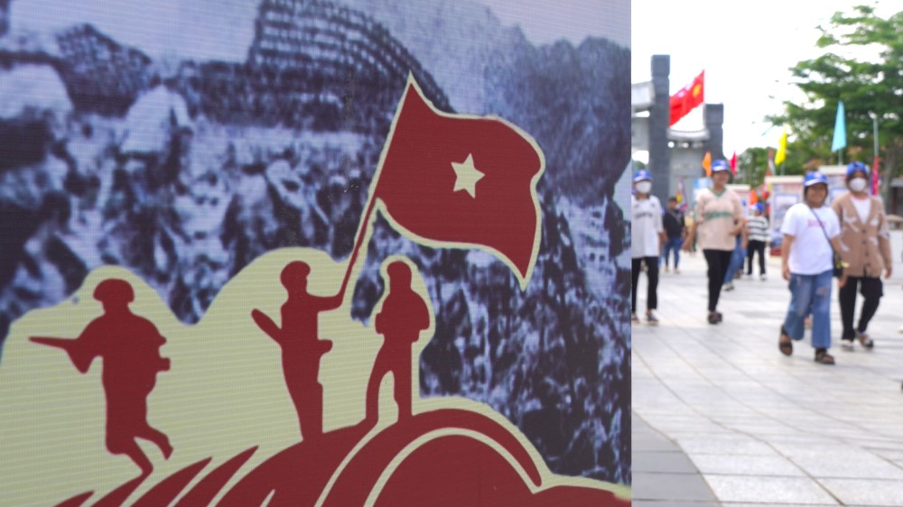 Những hình ảnh, tư liệu được chia làm 3 phần, gồm: Chủ trương của Đảng và Chủ tịch Hồ Chí Minh trước âm mưu, hành động của thực dân Pháp trong chiến dịch Điện Biên Phủ 1954; Chiến dịch Điện Biên Phủ; Điện Biên ngày mới.