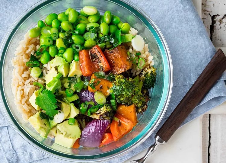 Ăn chay là cách có thể giúp bạn giảm cân hiệu quả. Ảnh: Eating Well