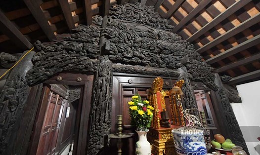 Kiến trúc cổ độc đáo của đình Hưng Lộc. Ảnh: Lương Hà