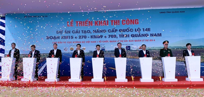 Dự án cải tạo, nâng cấp quốc lộ 14E, tỉnh Quảng Nam khởi công ngày 7.3.2023, do Cục Đường bộ Việt Nam làm chủ đầu tư. Ảnh: Hoàng Bin
