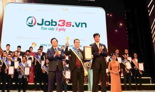 Job3s.vn vinh dự nhận Giải thưởng Sao Khuê 2024 danh giá. Ảnh: job3s.vn