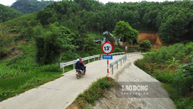 Cầu suối Rạp tại xã Tiến Bộ (huyện Yên Sơn). Ảnh: Lam Thanh