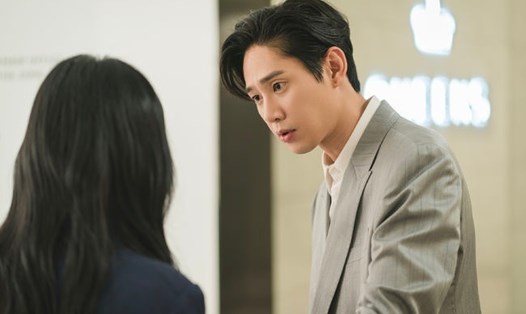 Park Sung Hoon trong một cảnh phim “Nữ hoàng nước mắt”. Ảnh: Nhà sản xuất
