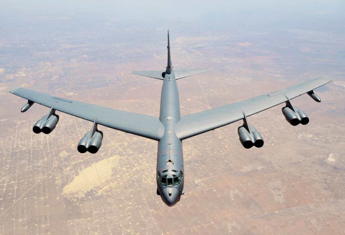 Máy bay ném bom B-52 của Mỹ có thể mang vũ khí hạt nhân và vũ khí thông thường. Ảnh: Không quân Mỹ