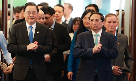 Thủ tướng Chính phủ Phạm Minh Chính và Thủ tướng Lào Sonexay Siphandone tới dự phiên khai mạc Diễn đàn Tương lai ASEAN 2024. Ảnh: Hải Nguyễn