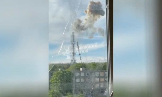 Nga phá hủy tháp truyền hình ở Kharkov, Ukraina. Ảnh cắt từ clip