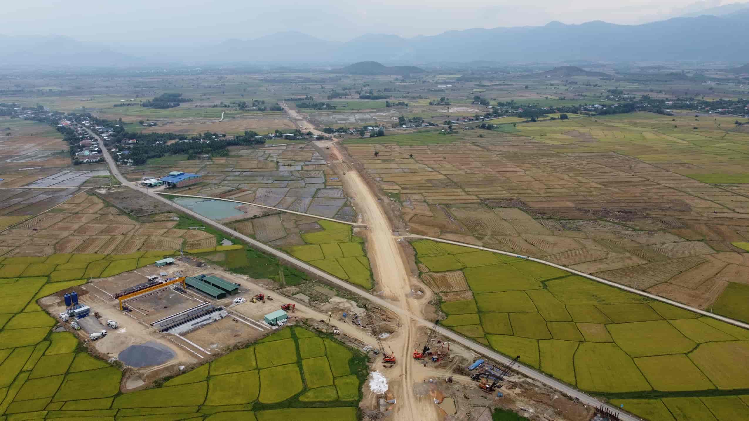 Giai đoạn 1 dự án cao tốc Khánh Hòa - Buôn Ma Thuột mới chỉ giải ngân 107 tỉ đồng trên tổng số 1000 tỉ đồng. Ảnh: Hữu Long  