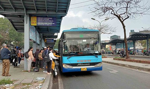 Transerco triển khai kế hoạch vận tải hành khách công cộng bằng xe buýt phục vụ nhân dân dịp nghỉ lễ 30.4 - 1.5. Ảnh: Phạm Đông