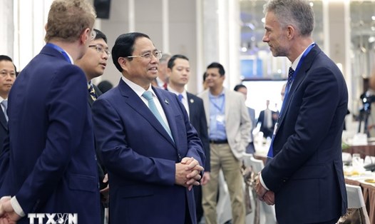 Thủ tướng Chính phủ Phạm Minh Chính và lãnh đạo các doanh nghiệp ASEAN và đối tác tại tọa đàm. Ảnh: Dương Giang/TTXVN