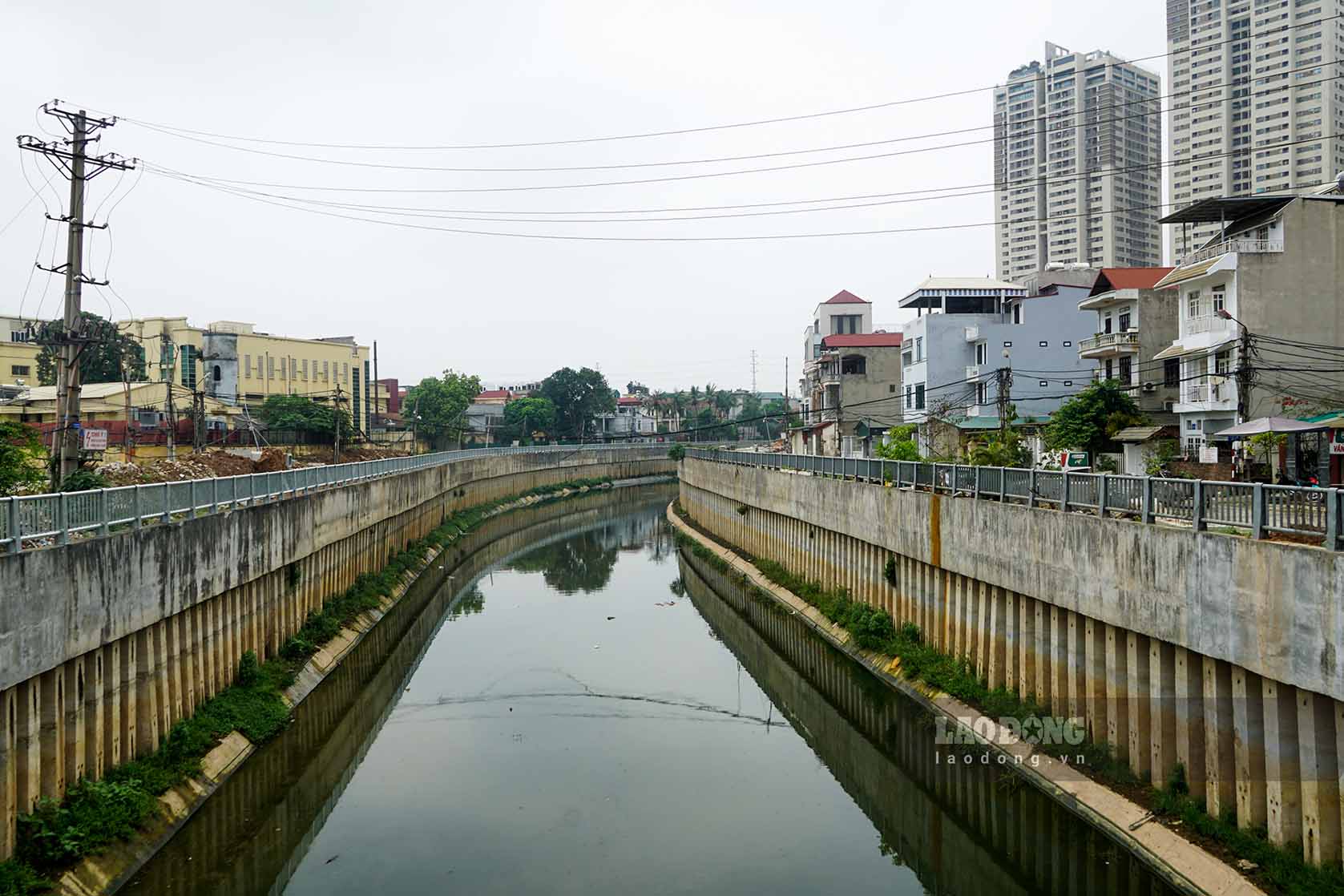 Dự án Cải thiện hệ thống tiêu thoát nước khu vực phía Tây TP Hà Nội (Trạm bơm tiêu Yên Nghĩa) gồm 2 hạng mục chính: Hạng mục cụm công trình đầu mối và tuyến kênh dẫn La Khê.