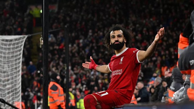 Cổ động viên Liverpool sẽ rất nhớ Salah nếu tiền đạo này ra đi.  Ảnh: AFP