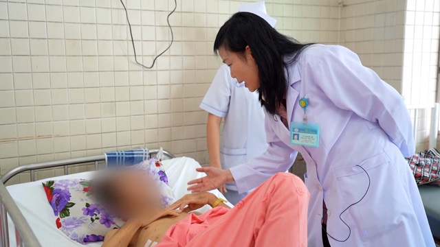 Bệnh nhân đã phục hồi ngoạn mục sau thời gian được can thiệp dinh dưỡng. Ảnh: HƯƠNG SƠN