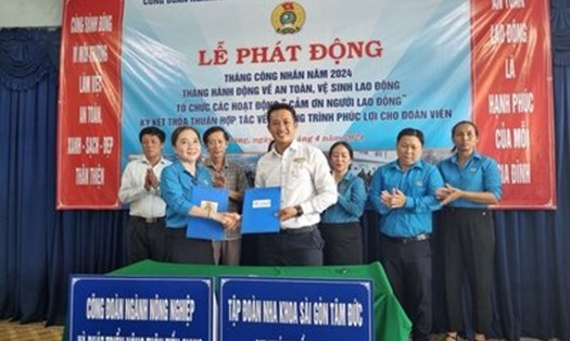 Công đoàn ngành Nông nghiệp và Phát triển nông thôn tỉnh Tiền Giang ký kết chương trình phúc lợi đoàn viên với các đối tác. Ảnh: Huỳnh Thoa
