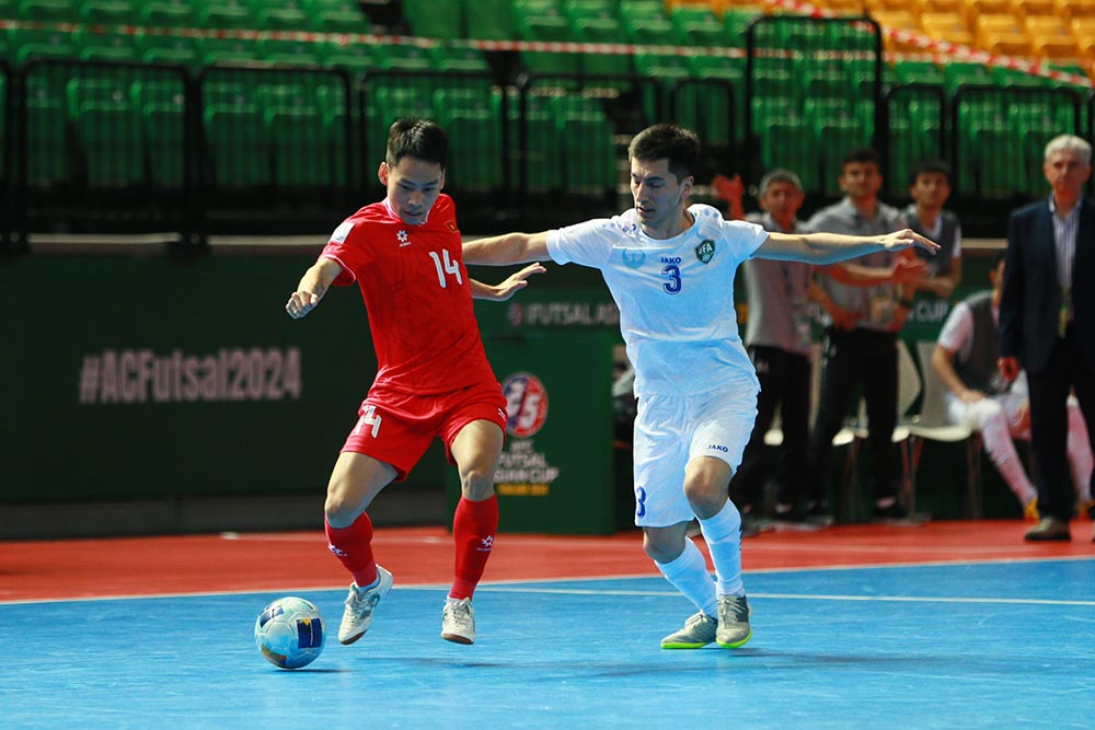 Đội hình tuyển futsal Việt Nam tổ chức tốt trước Uzbekistan. Ảnh: An An
