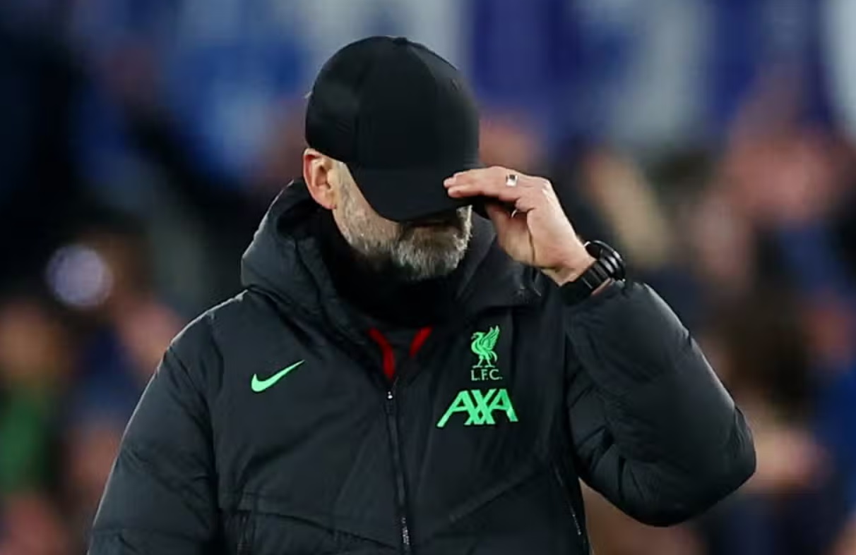 Liverpool của Jurgen Klopp gần như đầu hàng trong cuộc đua vô địch Premier League mùa này. Ảnh: Evening Standard