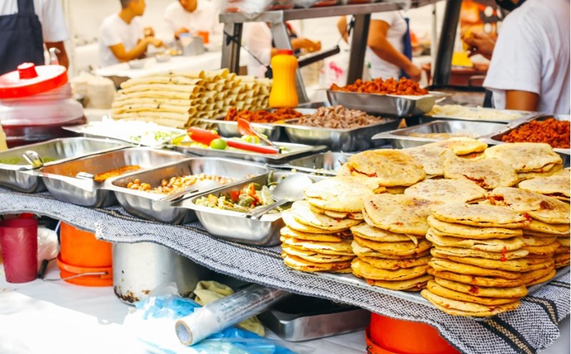 Ẩm thực Mexico có hàng trăm phiên bản tacos. Ảnh: Minh Đức