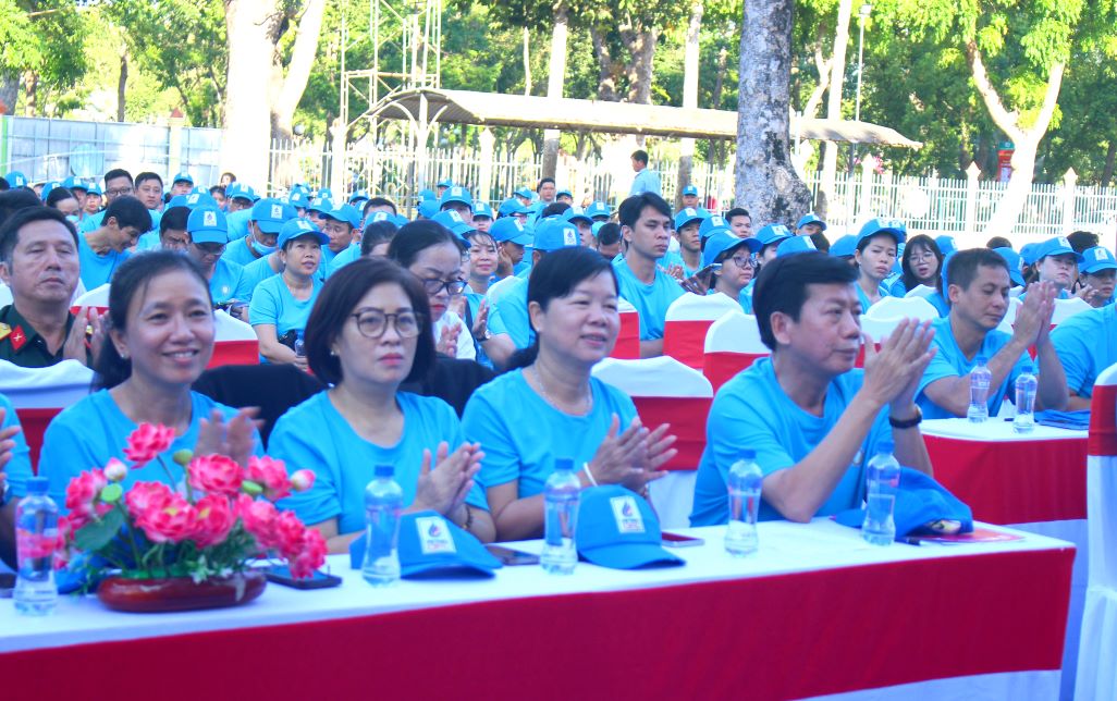 Đại biểu tham dự lễ phát động Tháng Công nhân, Tháng hành động An toàn vệ sinh lao động năm 2024 tỉnh Đồng Tháp. Ảnh: Lâm Điền