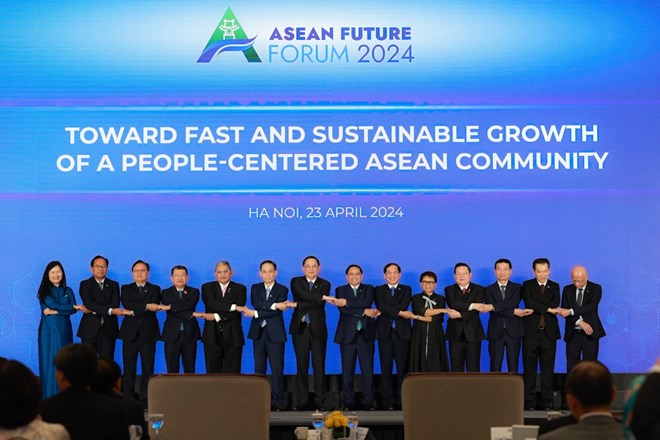 Các đại biểu chụp ảnh chung tại phiên khai mạc Diễn đàn Tương lai ASEAN 2024 tổ chức sáng 23.4.2024 tại Hà Nội. Ảnh: Hải Nguyễn