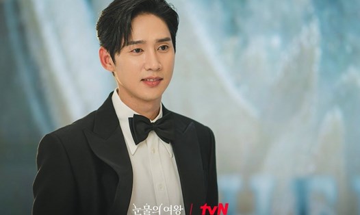 Diễn viên Park Sung Hoon vào vai phản diện trong "Nữ hoàng nước mắt". Ảnh: tvN