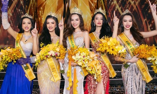 Lê Hoàng Phương (giữa) là Miss Grand Vietnam 2023. Ảnh: SV.