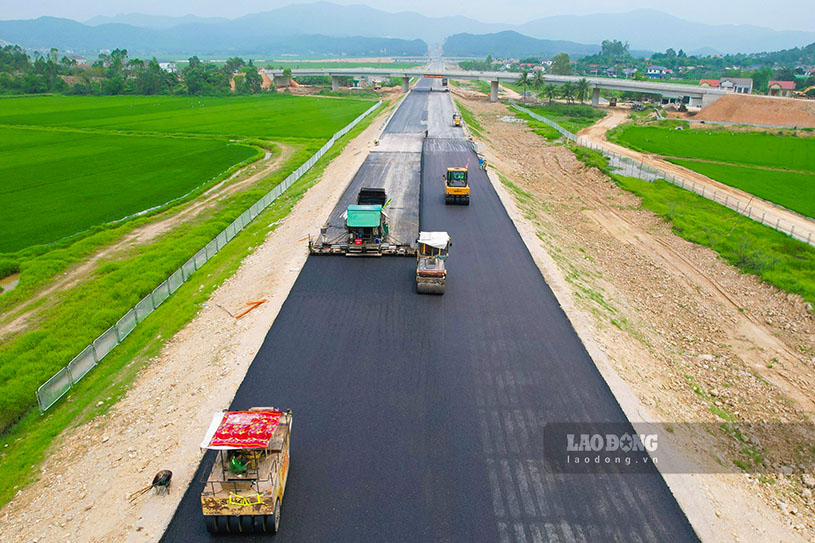 Dự án cao tốc đoạn Diễn Châu - Bãi Vọt (cao tốc Bắc Nam) có tổng mức đầu tư 11.157,82 tỷ đồng theo hình thức đối tác công tư (PPP), chiều dài 49,3km,  đi qua 2 tỉnh Nghệ An (44,4km), Hà Tĩnh (4,9km).