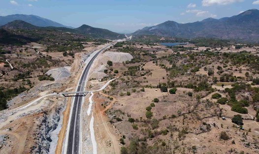 Dự án cao tốc Cam Lâm - Vĩnh Hảo có tổng mức đầu tư 8.925 tỷ đồng, với chiều dài 78,5km. 