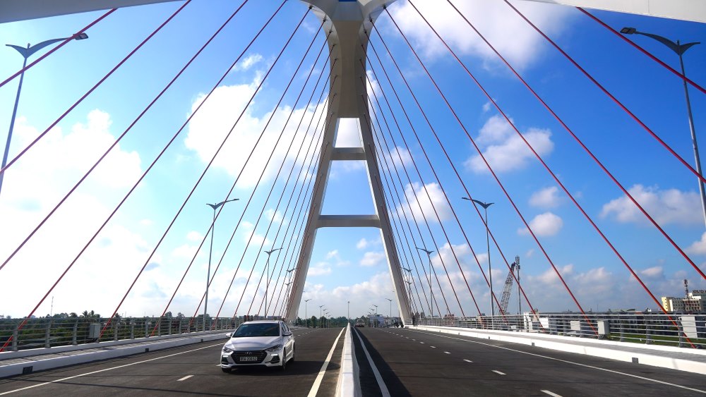 Cầu Trần Hoàng Na có chiều dài toàn tuyến 820m. Ảnh: Tạ Quang