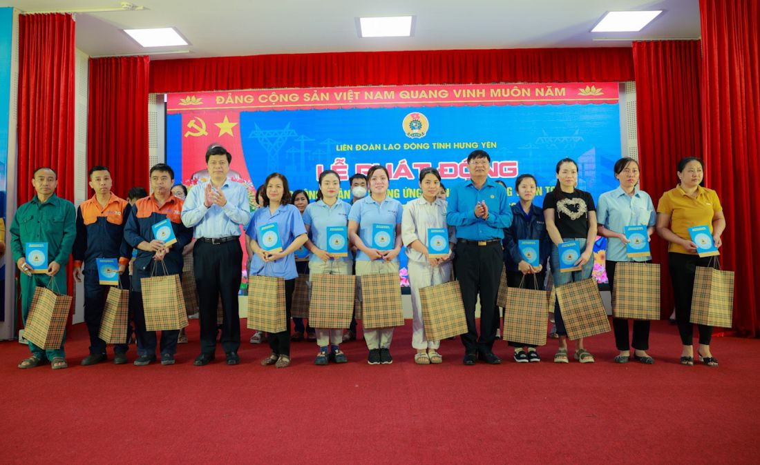 LĐLĐ tỉnh Hưng Yên tổ chức Lễ phát động Tháng Công nhân và Tháng hành động về an toàn, vệ sinh lao động năm 2024. Ảnh: Hải Nguyễn