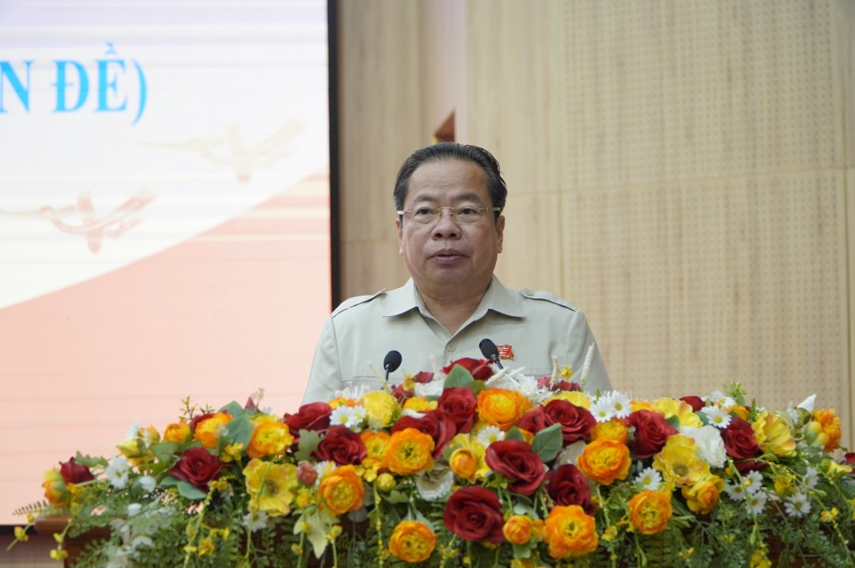 Ông Mai Văn Huỳnh, Phó Bí thư Tỉnh ủy, Chủ tịch HĐND tỉnh Kiên Giang phát biểu tại kỳ họp. Ảnh: Nguyên Anh
