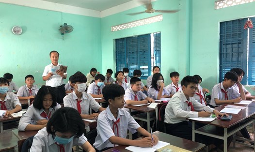 Một giờ lên lớp của thầy giáo Nguyễn Văn Lực, Trường THCS Trịnh Phong, Khánh Hoà. 