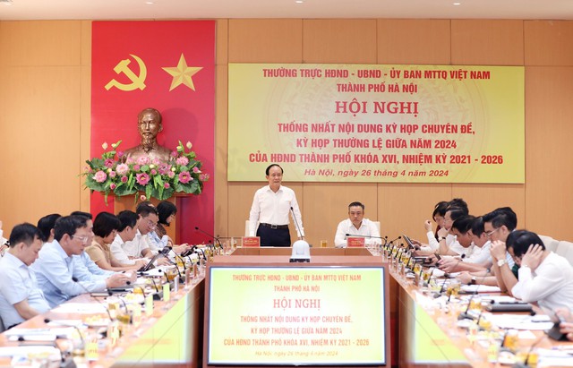 Hội nghị thống nhất nội dung kỳ họp chuyên đề, kỳ họp thường lệ giữa năm 2024 của HĐND Hà Nội. Ảnh: VGP/GH