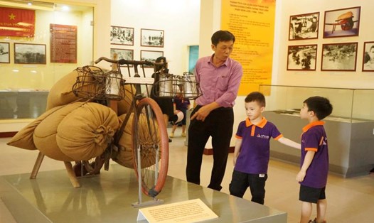 Chiếc xe đạp thồ của ông Trịnh Ngọc (dân công xe đạp thồ thị xã Thanh Hóa) đạt kỷ lục vận chuyển 345,5kg/chuyến phục vụ Chiến dịch Điện Biên Phủ. Ảnh: Quách Du