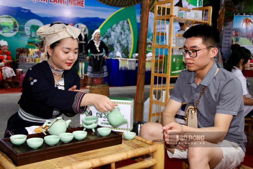 Đây cũng là dịp để quảng bá, giới thiệu sản phẩm đặc trưng, tiềm năng, thế mạnh về du lịch, thương mại, các làng nghề của tỉnh Tuyên Quang, thúc đẩy hoạt động giao thương giữa các doanh nghiệp trong và ngoài tỉnh.