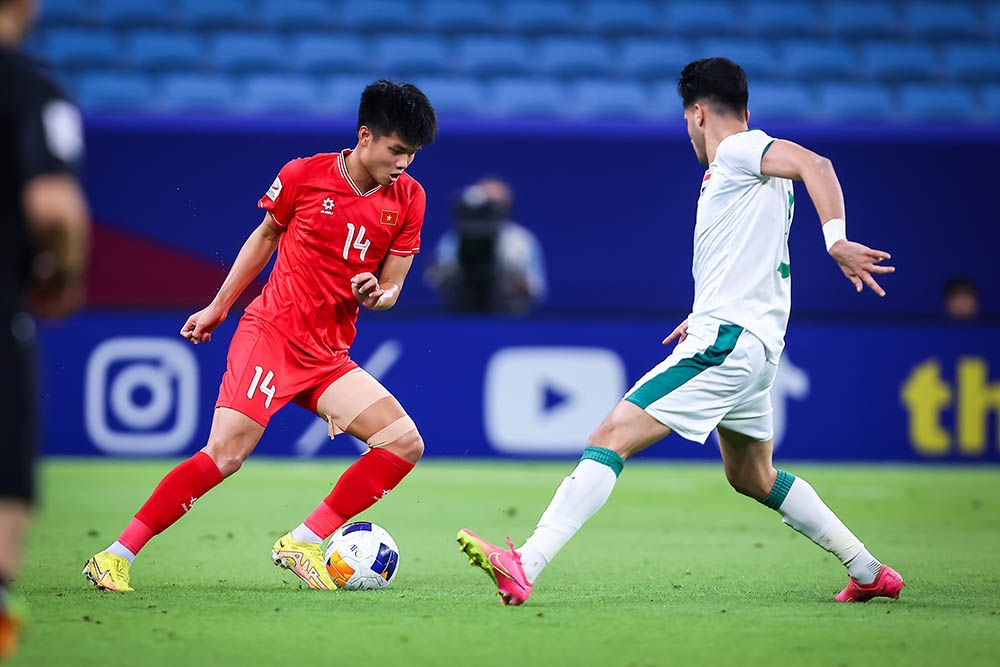 U23 Việt Nam có thế trận không tệ trước Iraq. Ảnh: AFC