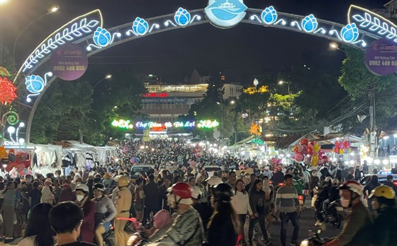 Đà Lạt sẽ có 2 phố đi bộ vào cuối tuần. Ảnh: Hữu Long