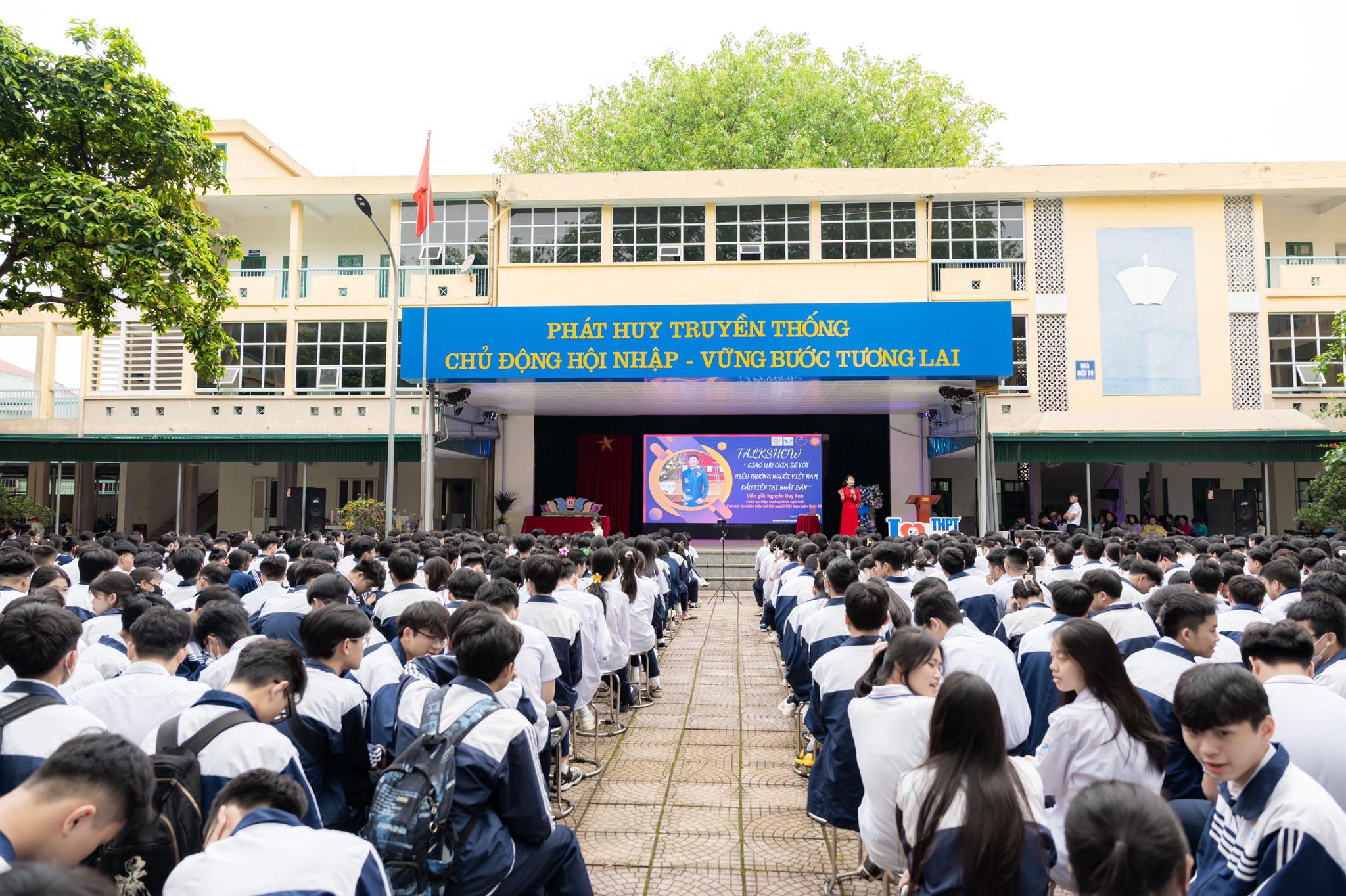 Các em học sinh trường THPT Liên Hà (Đông Anh, Hà Nội) tại buổi giao lưu, hướng nghiệp. Ảnh: BTC