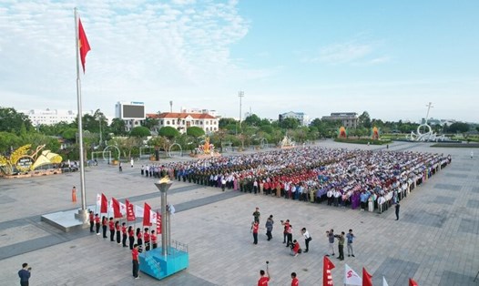 Quảng trường Hùng Vương tỉnh Bạc Liêu - nơi tổ chức những hoạt động lớn vào những ngày lễ, tết. Ảnh: Nhật Hồ