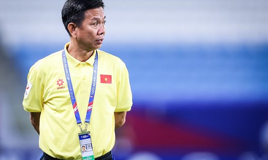 Huấn luyện viên Hoàng Anh Tuấn hài lòng với lối chơi tích cực của U23 Việt Nam tại giải U23 châu Á vừa qua. Ảnh: AFC
