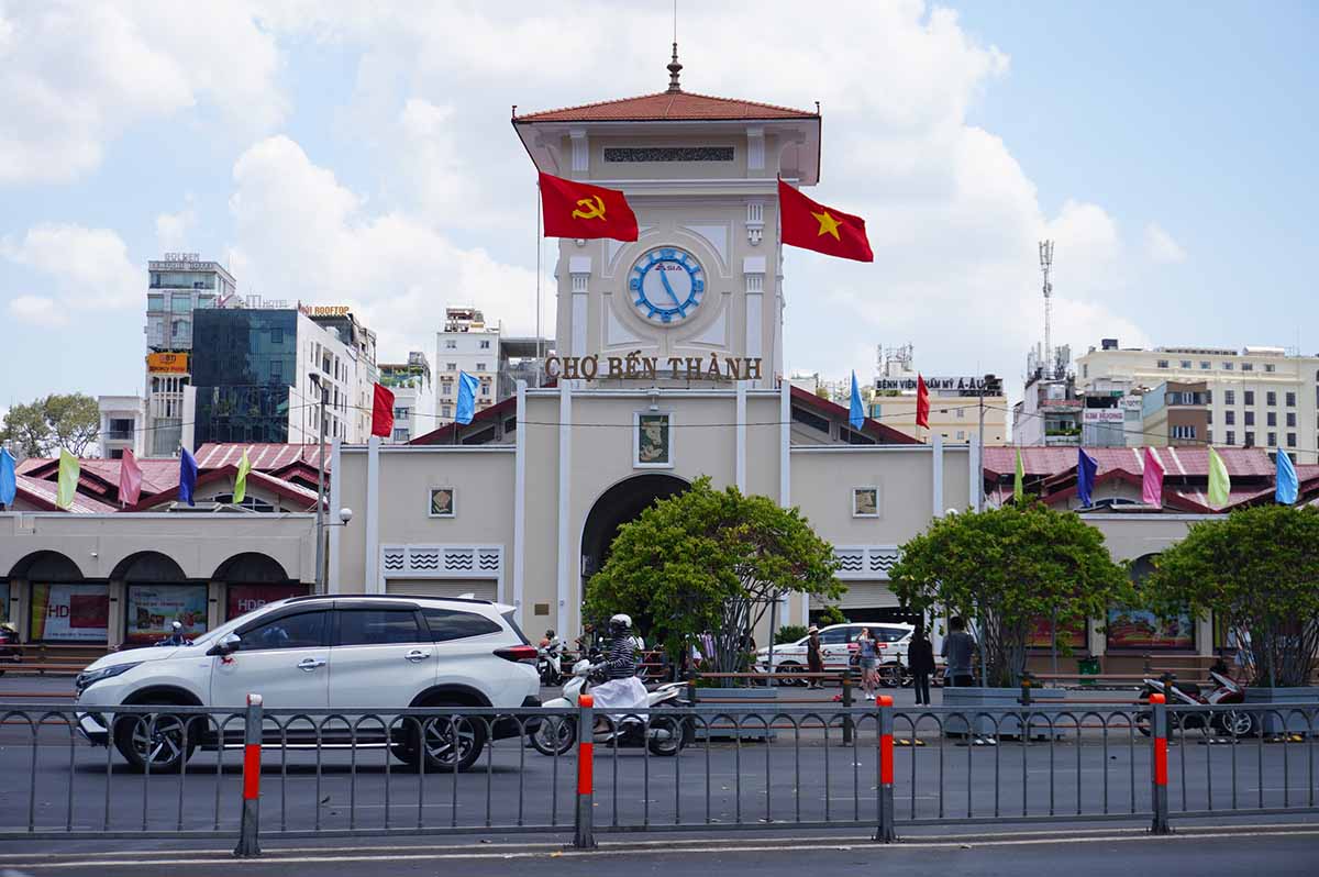 Chợ Bến Thành - một trong công trình bảo tồn tại TPHCM sẽ được thực hiện dự án chiếu sáng kiến trúc. Ảnh: Anh Tú