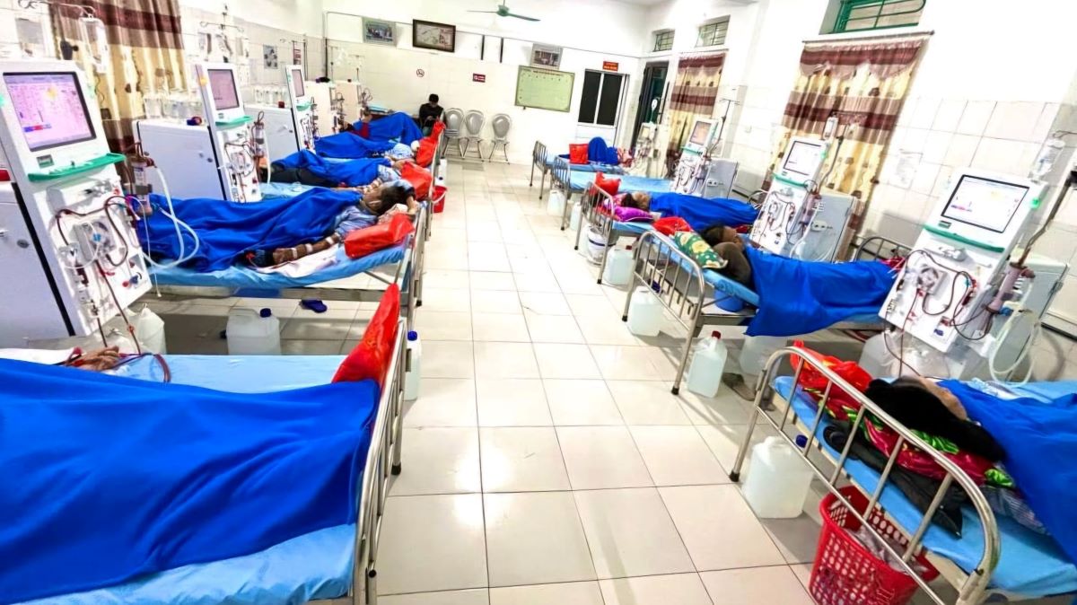 Hầu hết các bệnh viện tuyến huyện ở tỉnh Thái Bình đều đã xây dựng các đơn nguyên thận nhân tạo phục vụ người bệnh thận. Ảnh: Nam Hồng