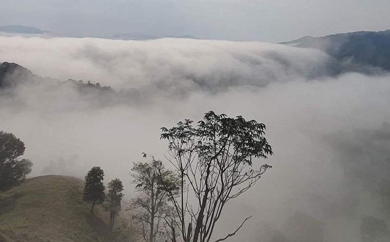 Thác mây hùng vĩ và thơ mộng tại huyện biên giới Kỳ Sơn, Nghệ An. Ảnh: Hồng Sơn