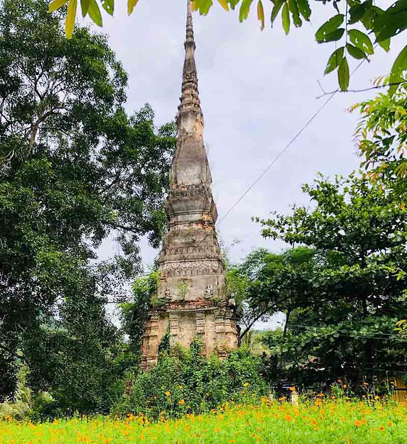 Tháp cổ Xốp Lợi, xã Mỹ Lý (huyện Kỳ Sơn) - di tích Phật giáo huyền bí. Ảnh: Hồng Sơn