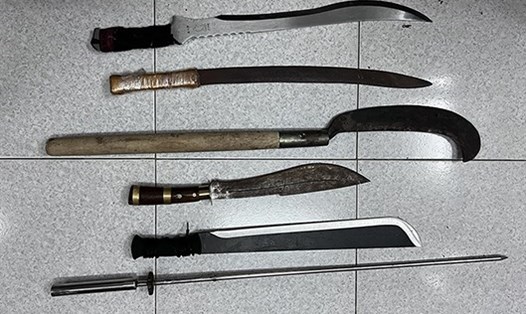 Các loại dao này, Bộ Công an đề xuất là vũ khí, trong dự thảo Luật Quản lý, sử dụng vũ khí, vật liệu nổ và công cụ hỗ trợ. Ảnh: Bộ Công an