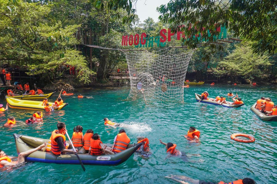 Sông Chày – Hang Tối, một địa điểm được rất nhiều du khách chọn lựa khi đi du lịch đợt 30.4-1.5. Ảnh: Phong Nha - Kẻ Bàng.