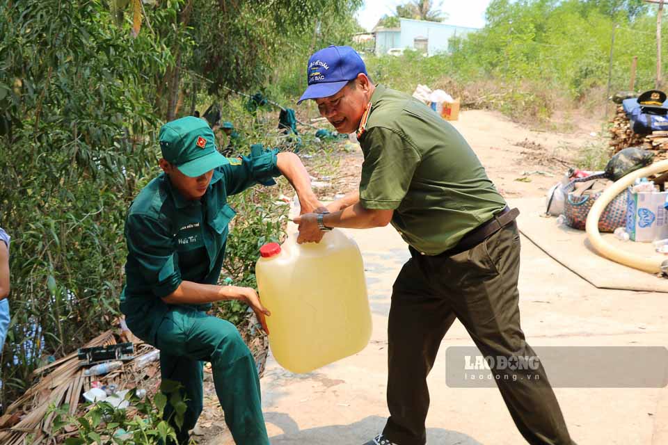 Cũng trong hôm nay 29.4, Chủ tịch UBND tỉnh Kiên Giang Lâm Minh Thành đã ký văn bản chỉ đạo sở ngành, thủ trưởng đơn vị tăng cường ứng trực phòng cháy chữa cháy trong dịp lễ 30.4 và 1.5.